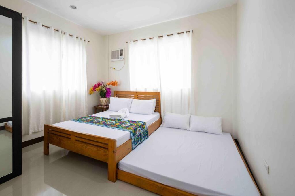 Four Bedroom Staycation House In Tagaytay Tagaytay City Dış mekan fotoğraf