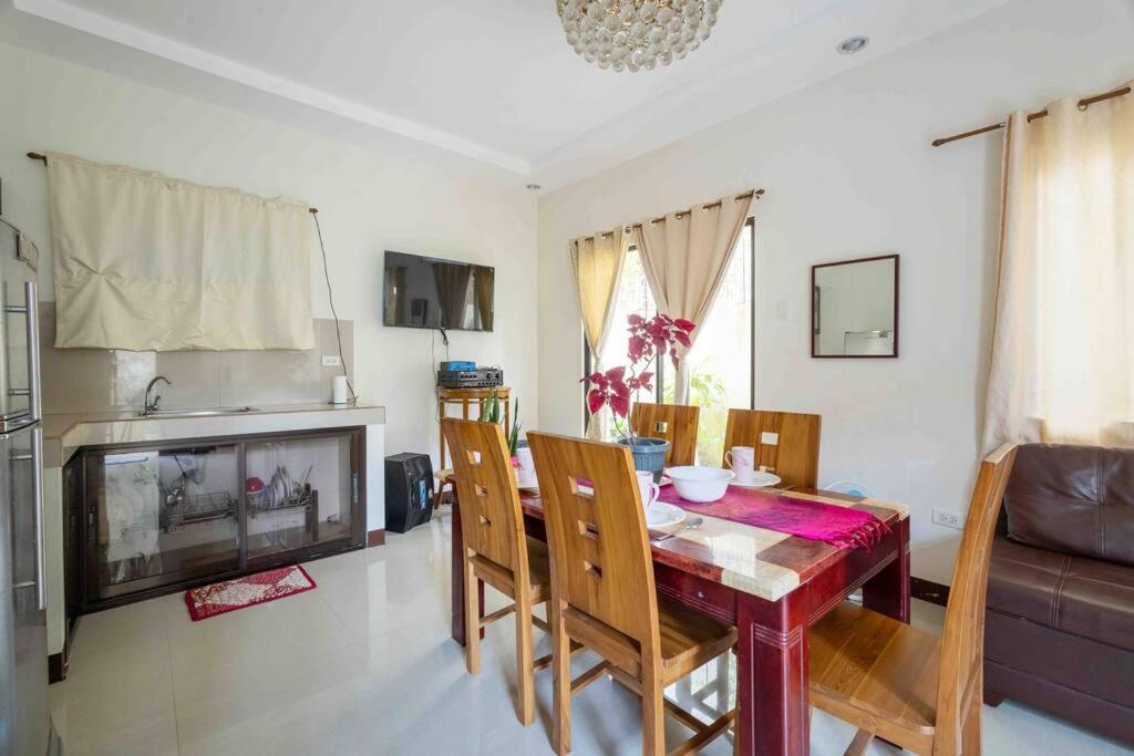 Four Bedroom Staycation House In Tagaytay Tagaytay City Dış mekan fotoğraf